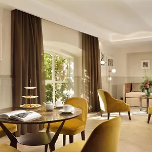 margutta-54-luxury-suites.it-romehotels.com/